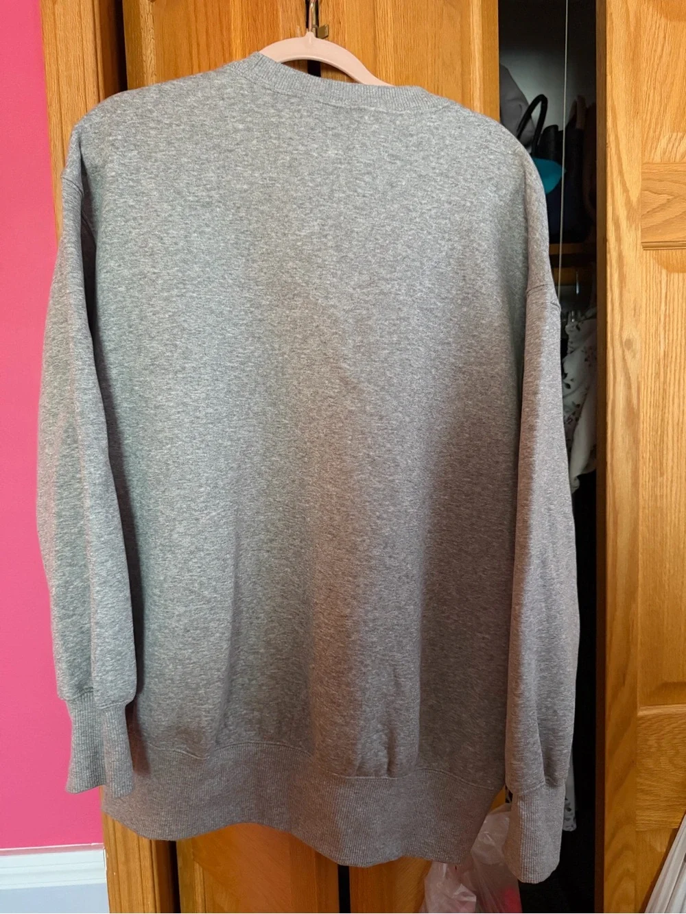 Nike Women’s Gray Crewneck Sweatshirt